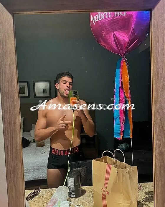 escort.it - Ciao caro sono Sebastian vengo di Argentina  per fare sentirte il piacere de la tua vita con un cazzo di 19 cm pieno de latte 💦e una cappella rosa e g