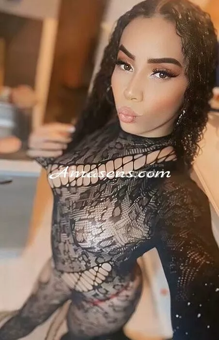 escort.it - Ciao, mi chiamo Sabrina, una giovane trans molto arrapata, prende tutto senza fronzoli, una travestita tettona, con un culo incredibile Vieni a casa m