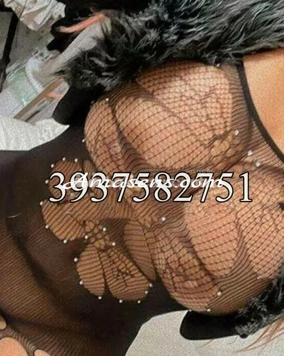 escort.it - NOVITÀ ❤️IVONNE ❤CON DUE BELLISSIME TETTE, CALDISSIMA BELLAFONDO SCHIENA STREPITOSO ! Completissima piogga dorata TUTTO PER TE!