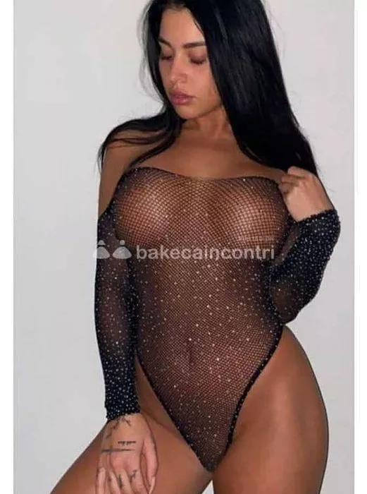 escort.it - 💋 CI GIOCHERESTI CON LE MIE BELLE TETTONE ? 👅 VIENI E TI FACCIO CIUCCIARE IL MIO GRANDE SENO.....