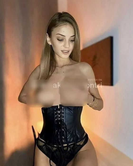 escort.it - MAYA - SEXY BIONDA - POCHI GIORNI - FISICO DA MODELLA - CHIAMAMI ADESSO
