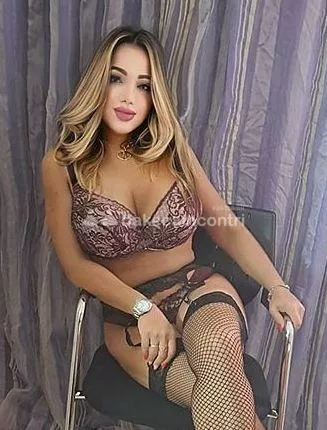 Donna a Arezzo - Escort a arezzo zona centro viale michelangelo