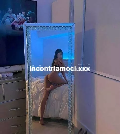 Donna a Brindisi - Escort a fasano,  puglia