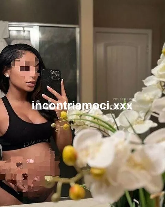 Donna a Cremona - Massaggi a lombardia