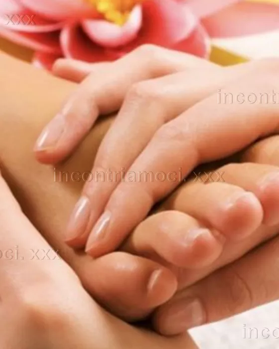 escort.it - 💚Massaggiatore effettua Massaggio ai piedi Thailandese e decontratturante