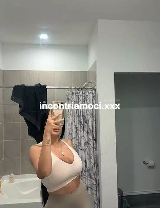 escort.it - PRIMA VOLTA A CASAVATORE PICCOLINA TROIETTA ADORO SUCCHIARE👅 CON LA MIA CALDA BOCCA ED ESSERE👅 LECCATA FINO A BAGNARMI !