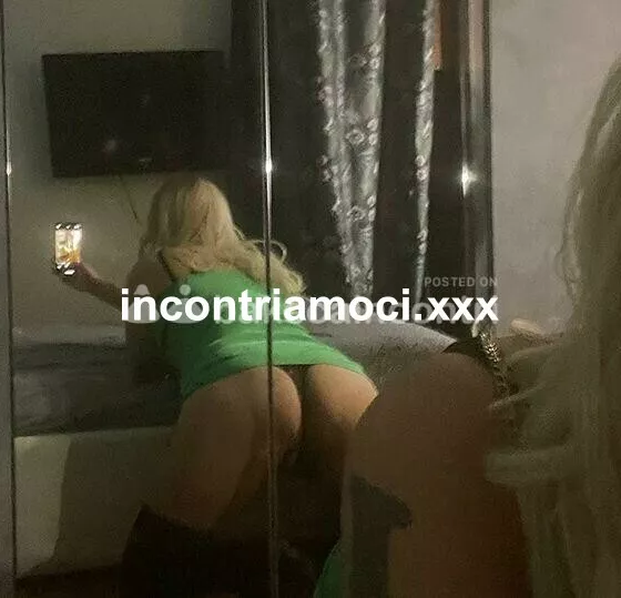 Donna a Catania - Massaggi a viale,  sicilia