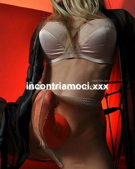 escort.it - 📛 SEXY MISTRESS CON STRAPON CERCA VERE  CAGNE DA MONTARE