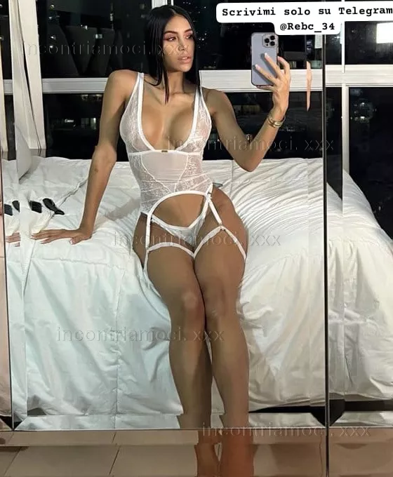 Donna a Lucca - Escort a via per camaiore, 406, 55100  lu,  toscana