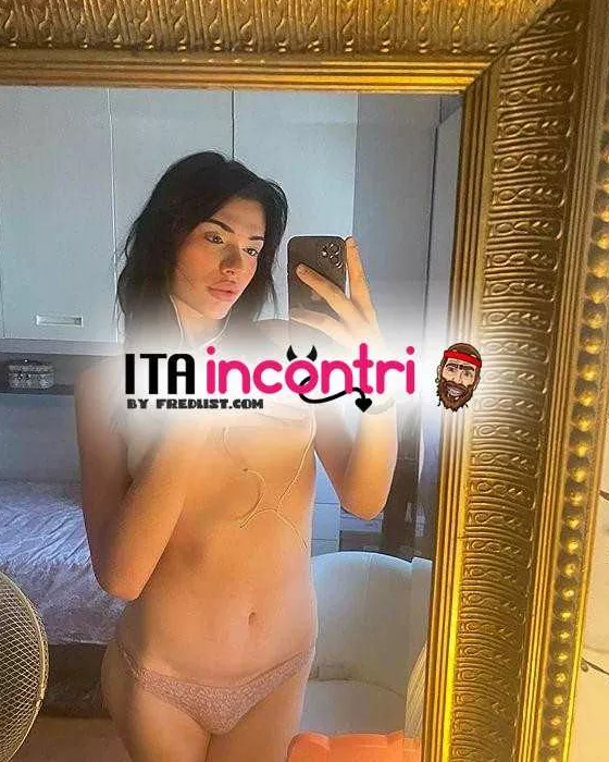 escort.it - Donna transgender vera bomba sexi naturale PASSIVA OSPITA IN AMBIENTE RISEVATO