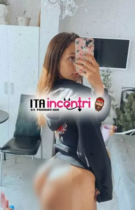 escort.it - Sono Gloria, una persona sessualmente libertina.