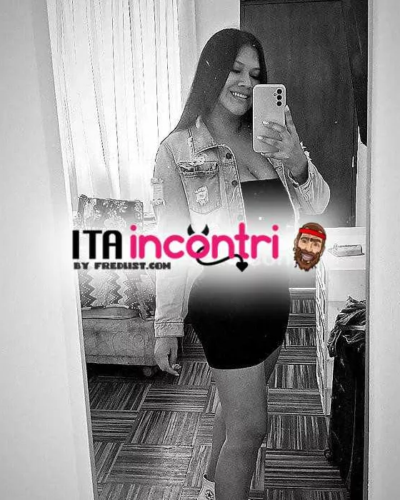 escort.it - Una donna bellissima dal viso innocente.