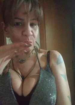 Donna a Latina - Foto 1 - escort a aprilia pomezia castelli romani anzio nettuno velletri ardea tor san lorenzo