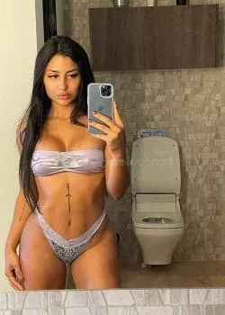 Donna a Vibo Valentia - Escort a tropea